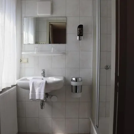 1711 Hotel 3*
